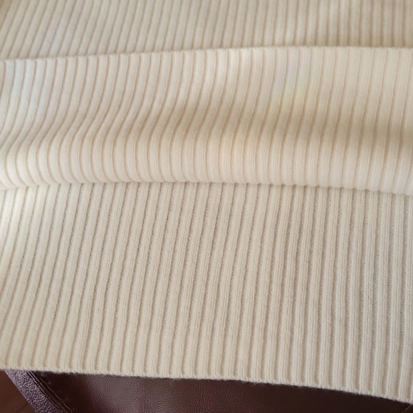 Club Monaco Wool & Cashmere Blend Ribbed Knit Oversized Henley Sweater - Picture 9 of 15